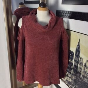 Artesia cold shoulder velvet boxy long sleeve top